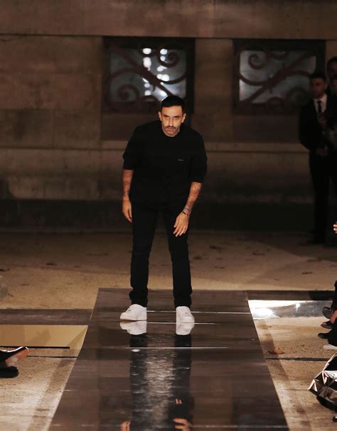 tisci abbandona givenchy|Riccardo Tisci Leaves Givenchy .